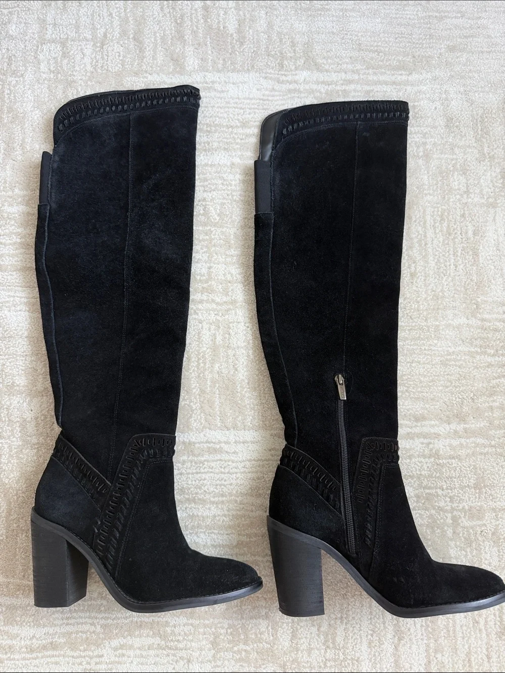 Vince Camuto￼ brand vince